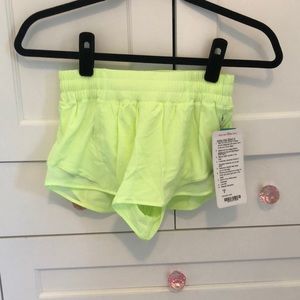 NWT lululemon hotty hot short II faded zap size 4